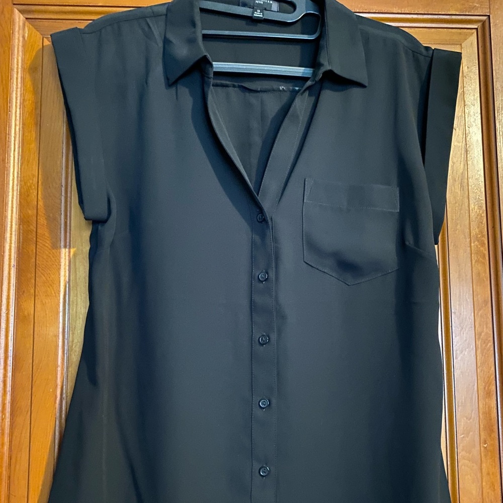 The Limited v-neck button down blouse, short sleeve, black, size medium petite